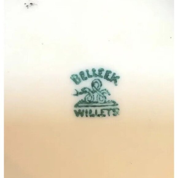 Belleek Willets Porcelain Vase With Hand-Painted Gold Accents & Heart Motif - Picture 5 of 12